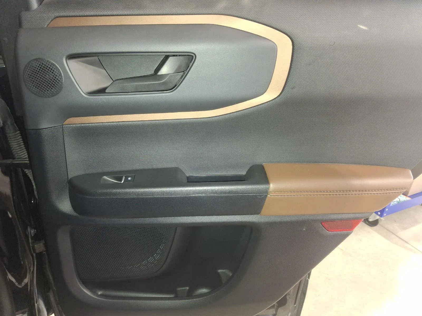 Used 2023 Shadow Black Ford Outer Banks image 19