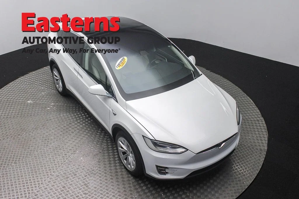 Used 2018 White Tesla 75D image 3