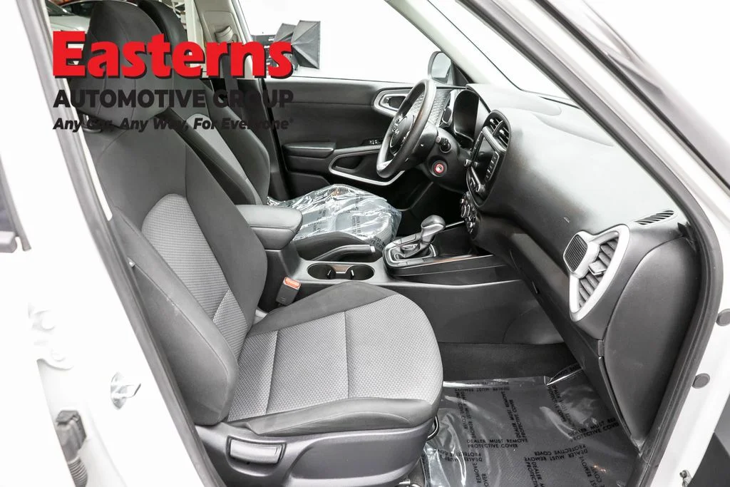 Used 2023 White Kia LX image 23