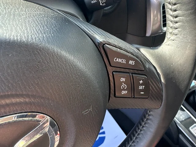 Used 2016 White Mazda Touring image 12