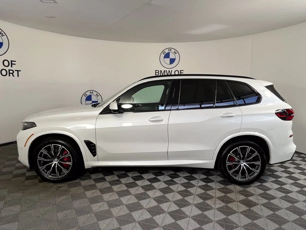 Certified Used 2026 White Metallic BMW xDrive40i image 13