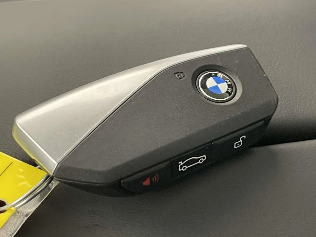 2026 BMW 5 Series 550e - Photo 36