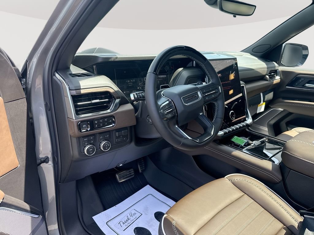 2026 GMC Yukon Denali Ultimate - Photo 10