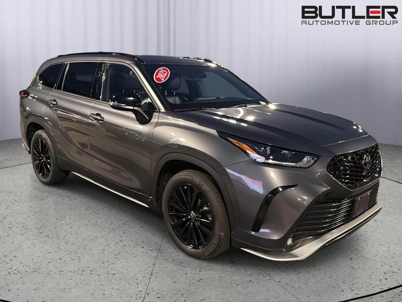 Used 2025 Magnetic Gray Metallic Toyota XSE image 8