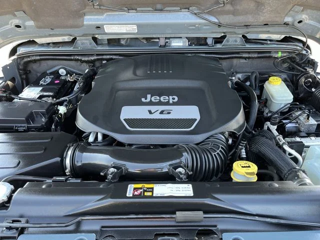 Used 2014 Gray Jeep Sahara image 19