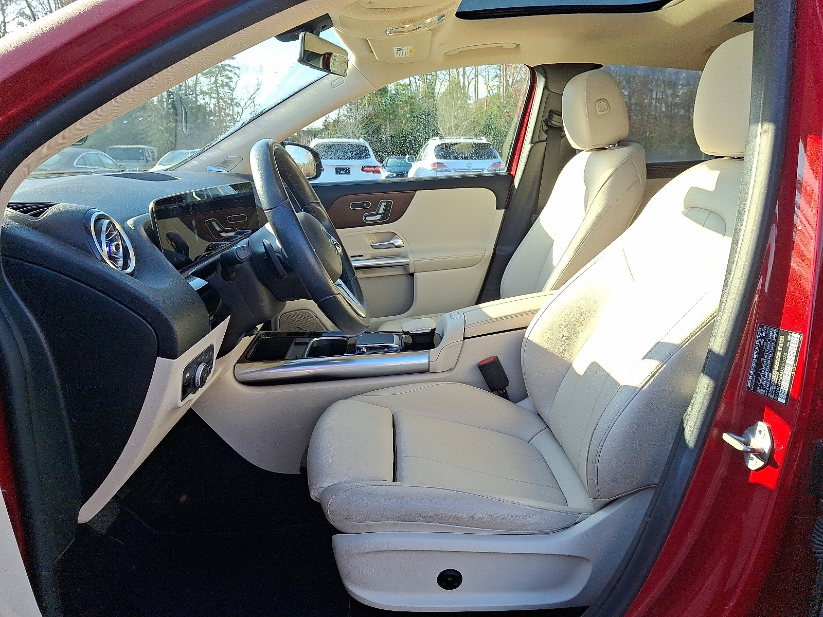 Certified Used 2021 Patagonia Red Metallic - 993 Mercedes-Benz 4MATIC® image 13