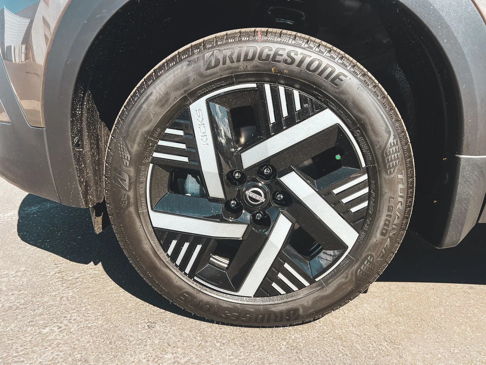 New 2026 Canyon Bronze Metallic Nissan SV image 9