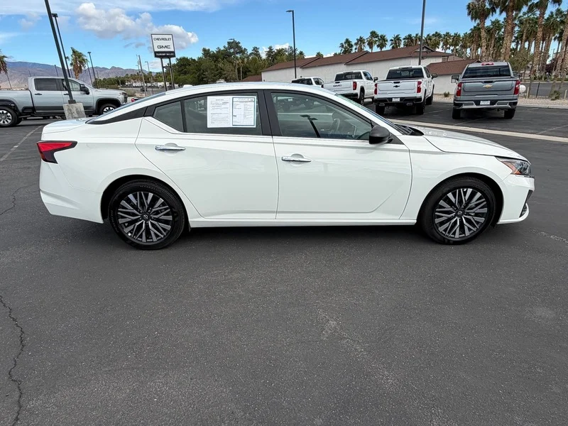 Used 2025 Glacier White Nissan SV image 2