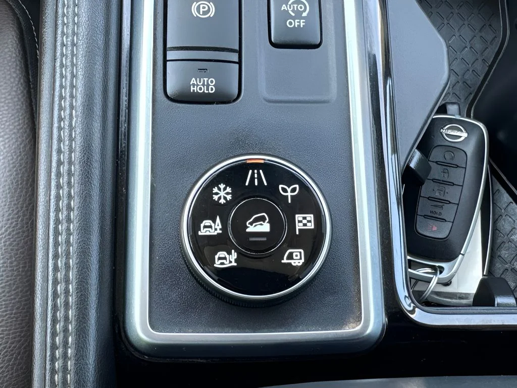 Used 2023 Gray Nissan Platinum image 29