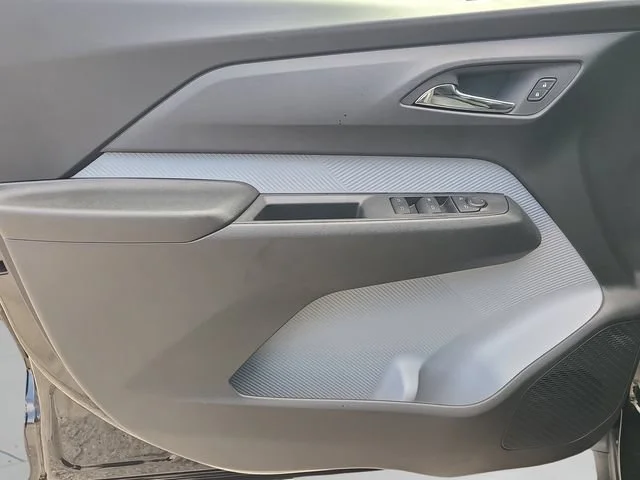 New 2027 Mosaic Black Metallic Chevrolet LT image 15