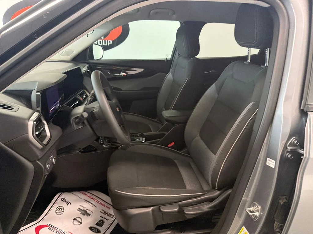 Used 2025 Gray Chevrolet LS image 11