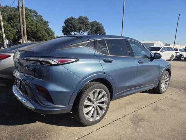 Used 2024 Ocean Blue Metallic Buick Avenir image 3
