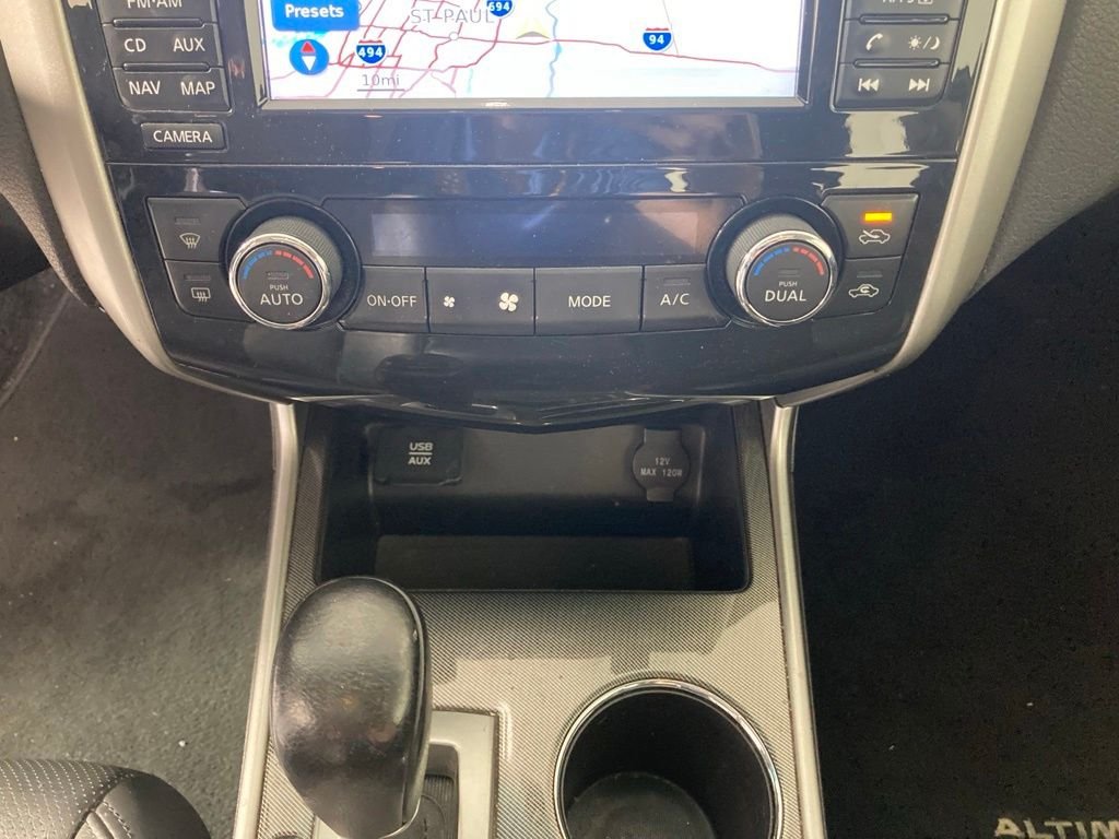 Used 2015 Silver Nissan 2.5 SL image 10