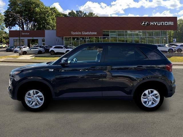 New 2026 Onyx Black Hyundai SE image 3