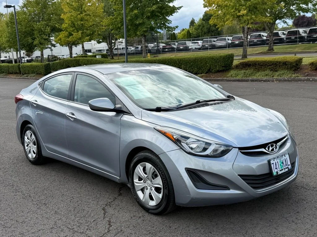 Used 2016 Hyundai Elantra SE with VIN 5NPDH4AE0GH695475 for sale in Gresham, OR