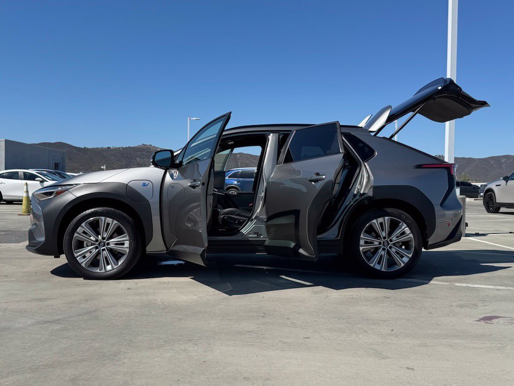 Used 2023 Carbon Subaru Limited image 27