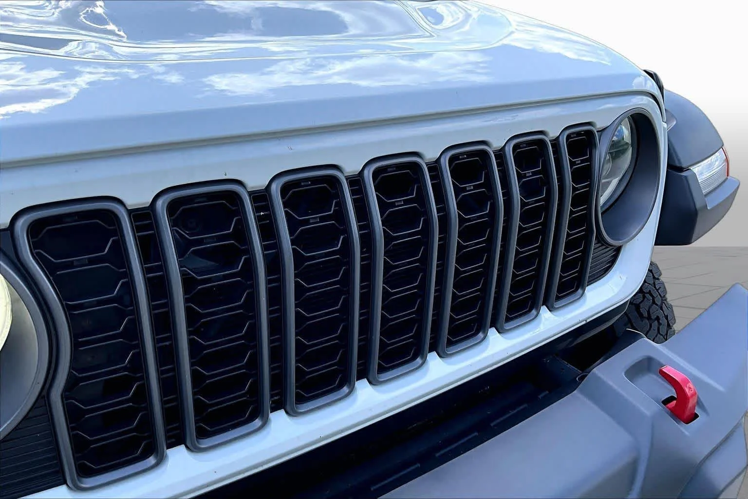 Certified Used 2025 Bright White Clearcoat Jeep Rubicon image 32