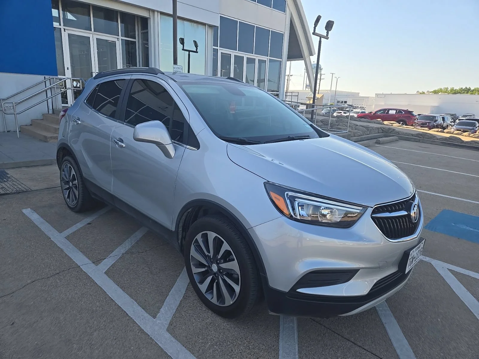 Used 2022 Includes (MDP) Anthracite lower exterior accent color, Paint code W598F.) Buick Preferred image 3