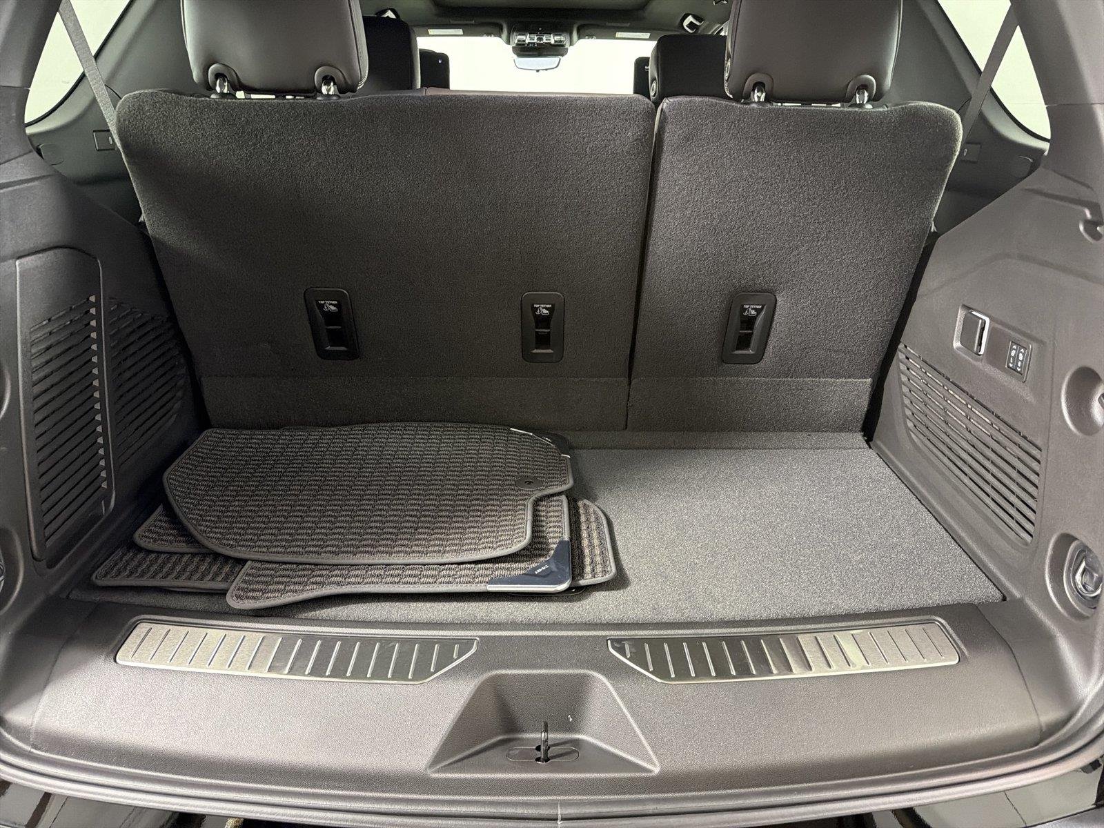 2027 GMC Yukon Denali Ultimate - Photo 18