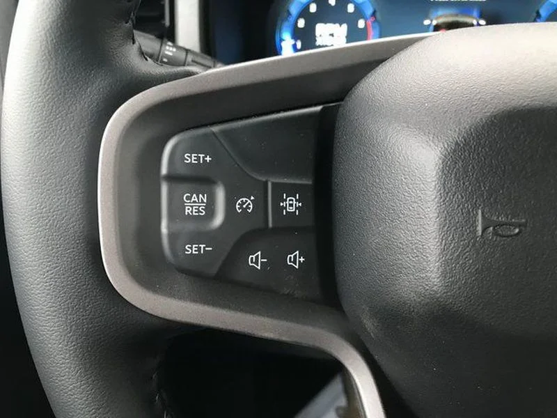 New 2025 Azure Gray Metallic Tri-Coat Ford Badlands® image 10