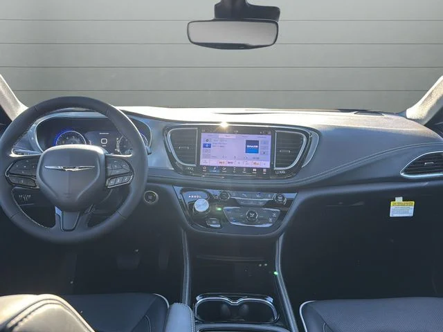 2026 Chrysler Pacifica Limited - Photo 14
