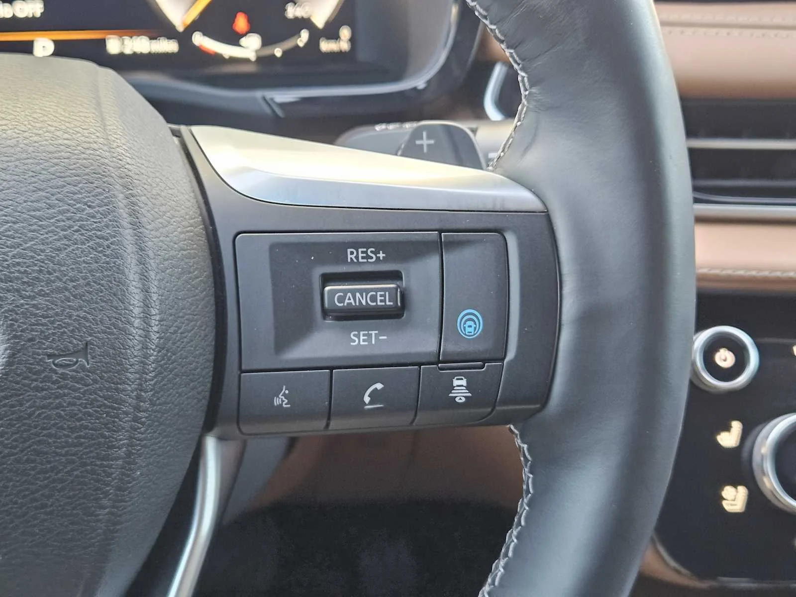 Certified Used 2023 Mineral Black INFINITI SENSORY image 23