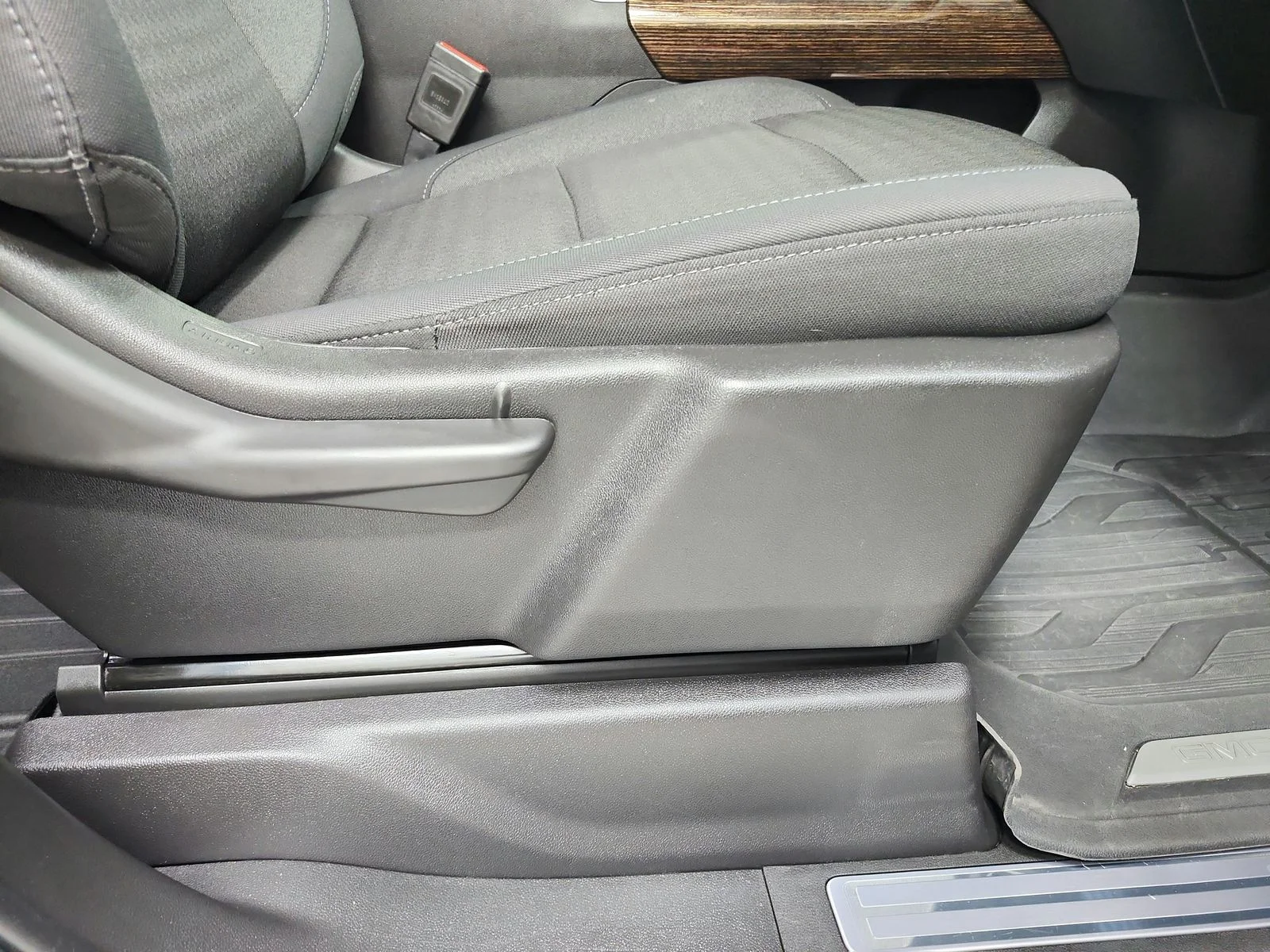 Used 2024 Gray GMC Elevation image 41