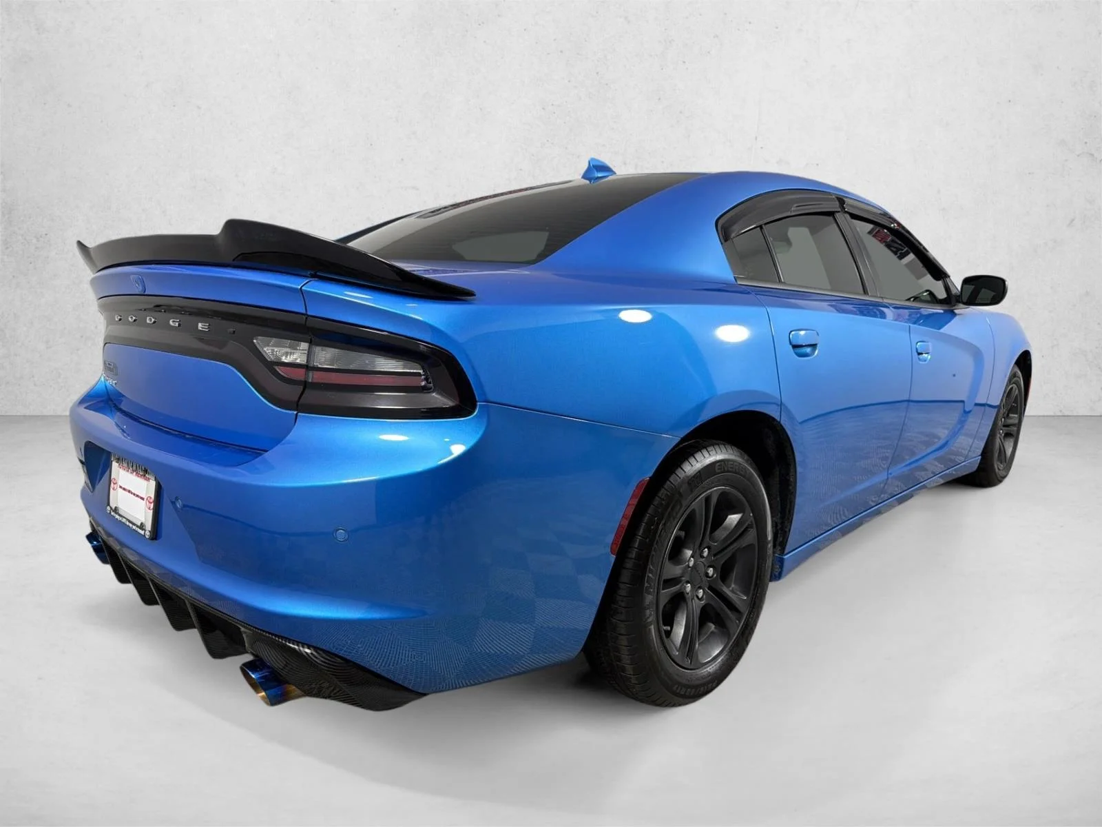 Used 2023 B5 Blue Pearlcoat Dodge SXT image 4