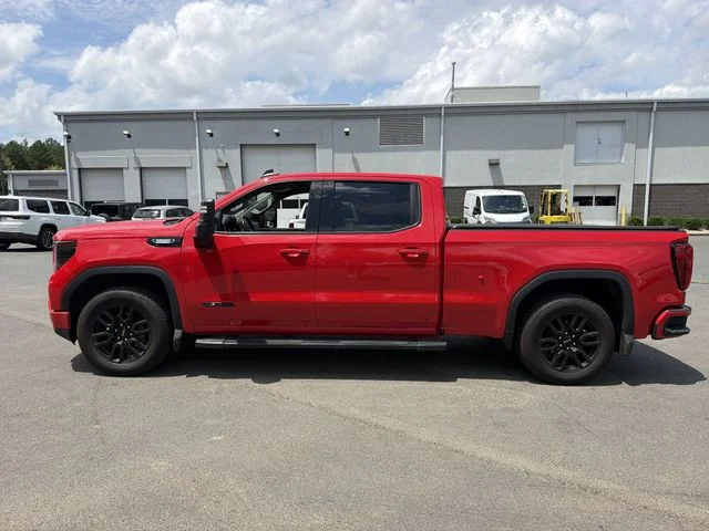 Used 2022 Red GMC Elevation image 10