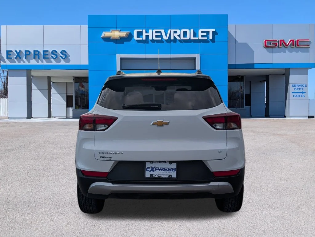 Used 2025 White Chevrolet LT image 4