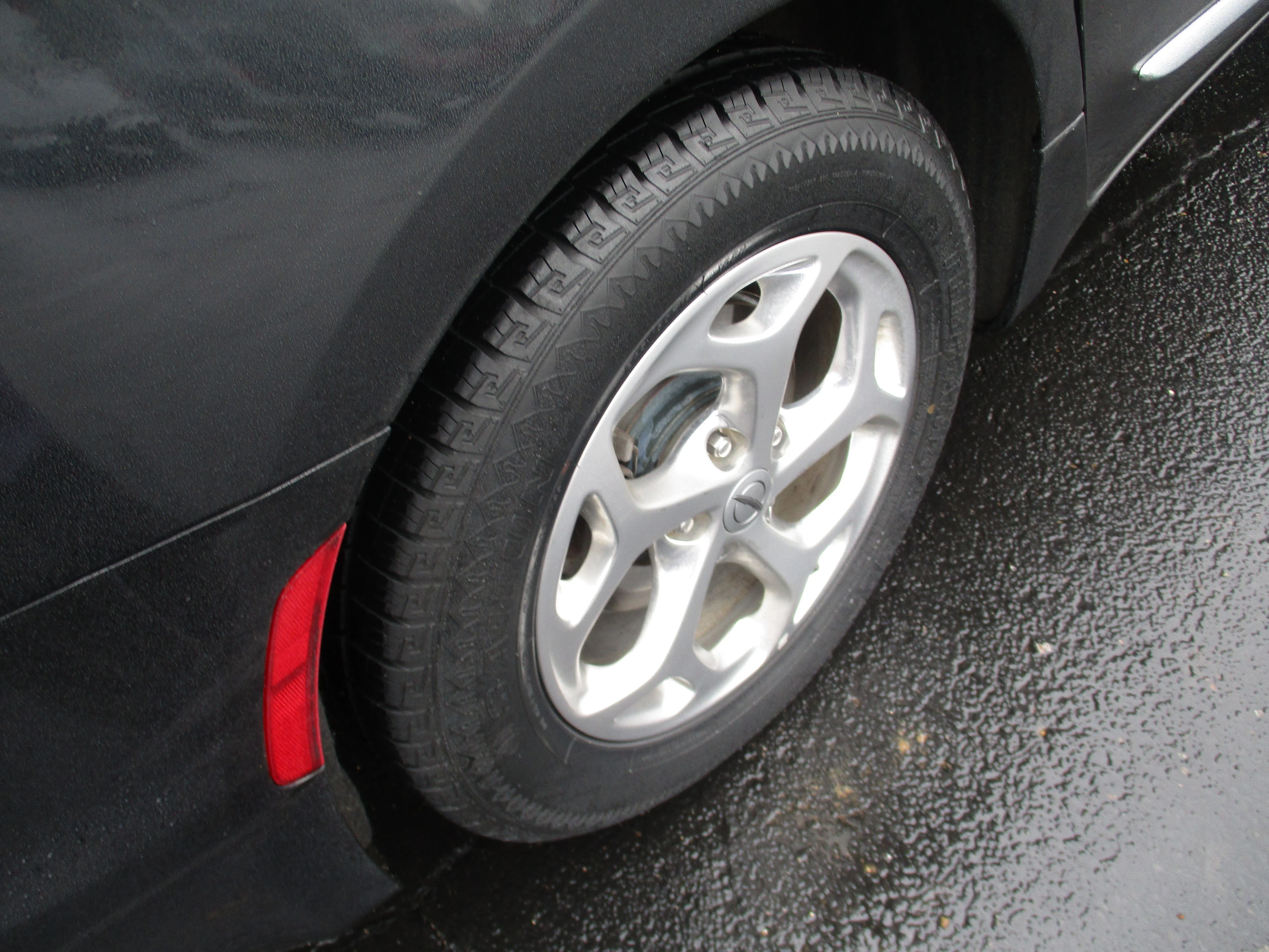 Used 2022 Brilliant Black Crystal Pearlcoat Chrysler Limited image 12