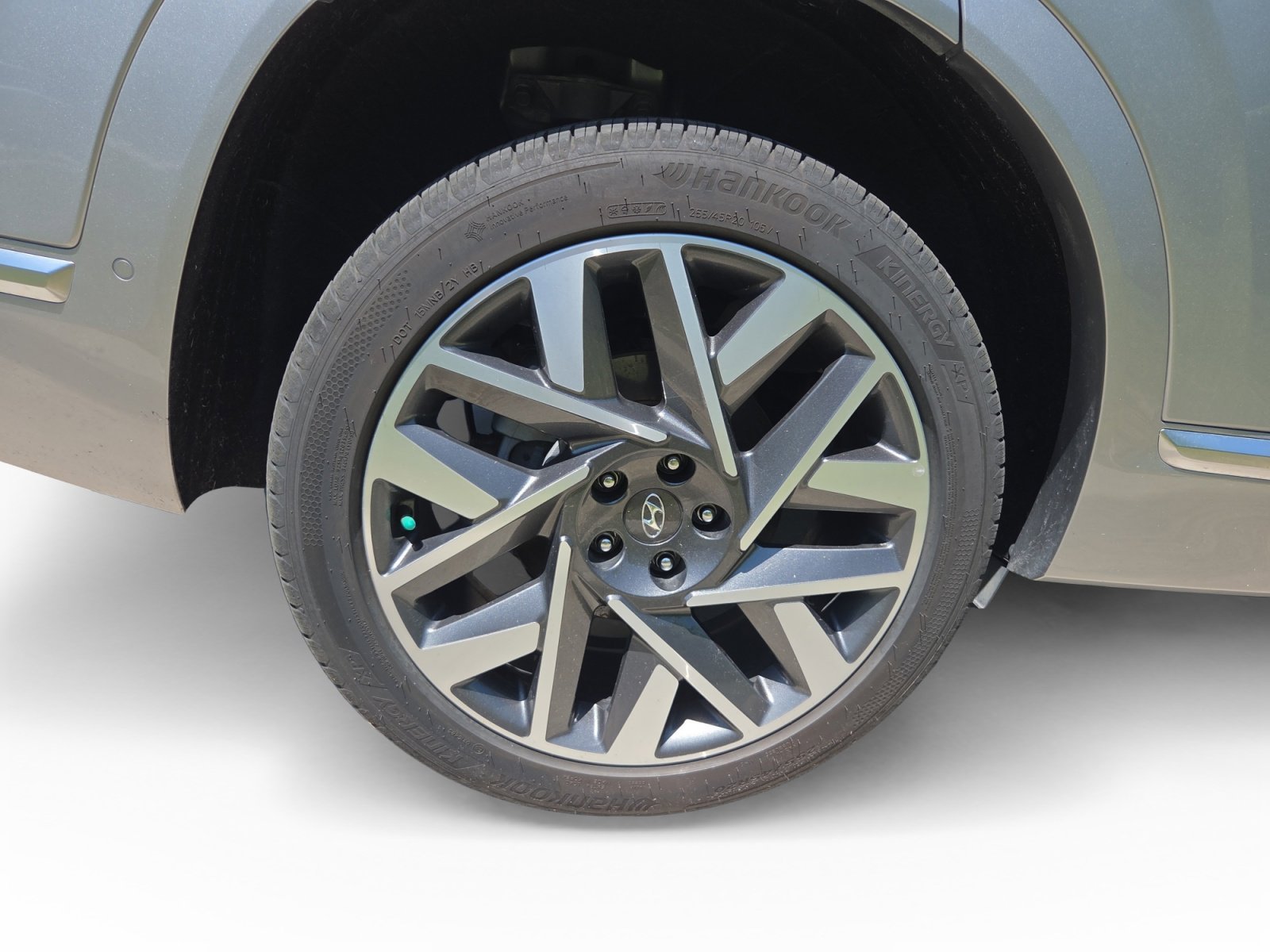 Certified Used 2023 Shimmering Silver Hyundai Calligraphy image 15