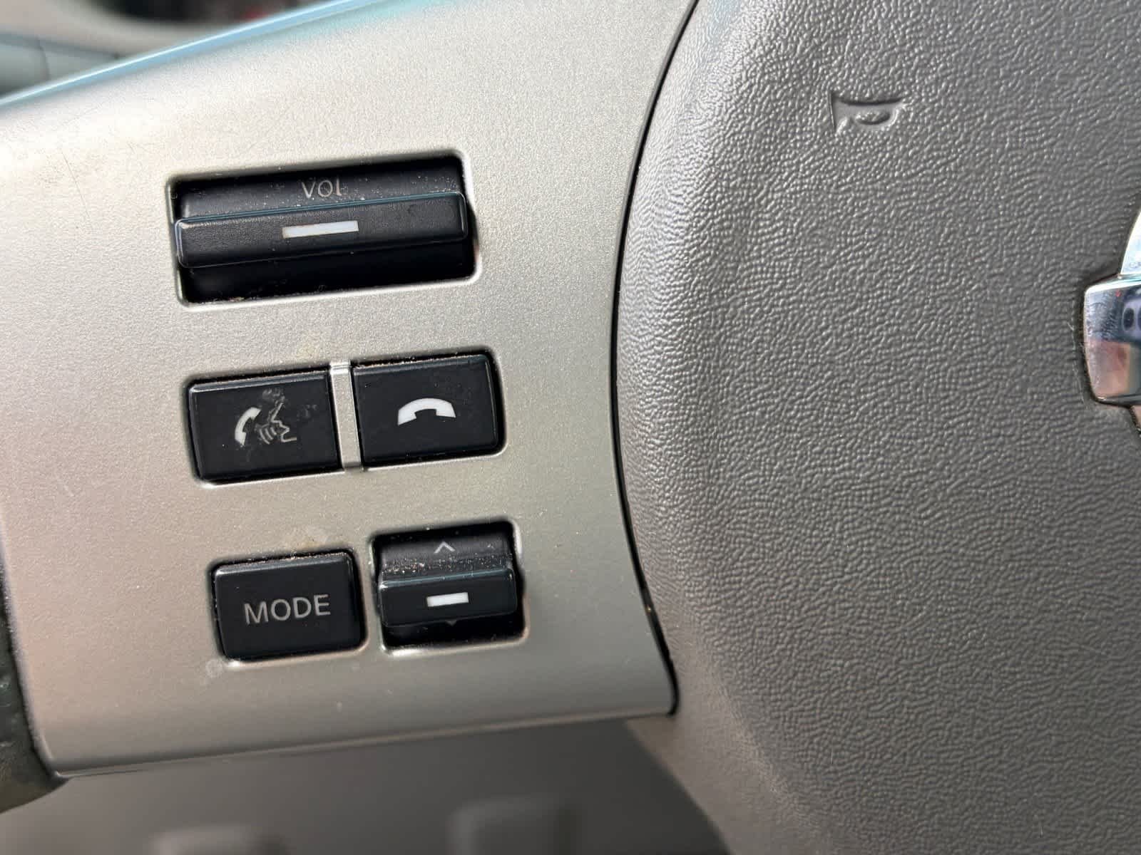 Used 2013 Glacier White Nissan SV image 10