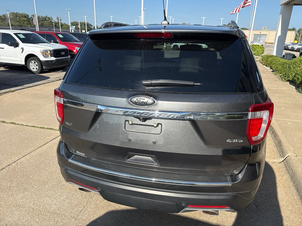Used 2018 Magnetic Metallic Ford XLT image 7