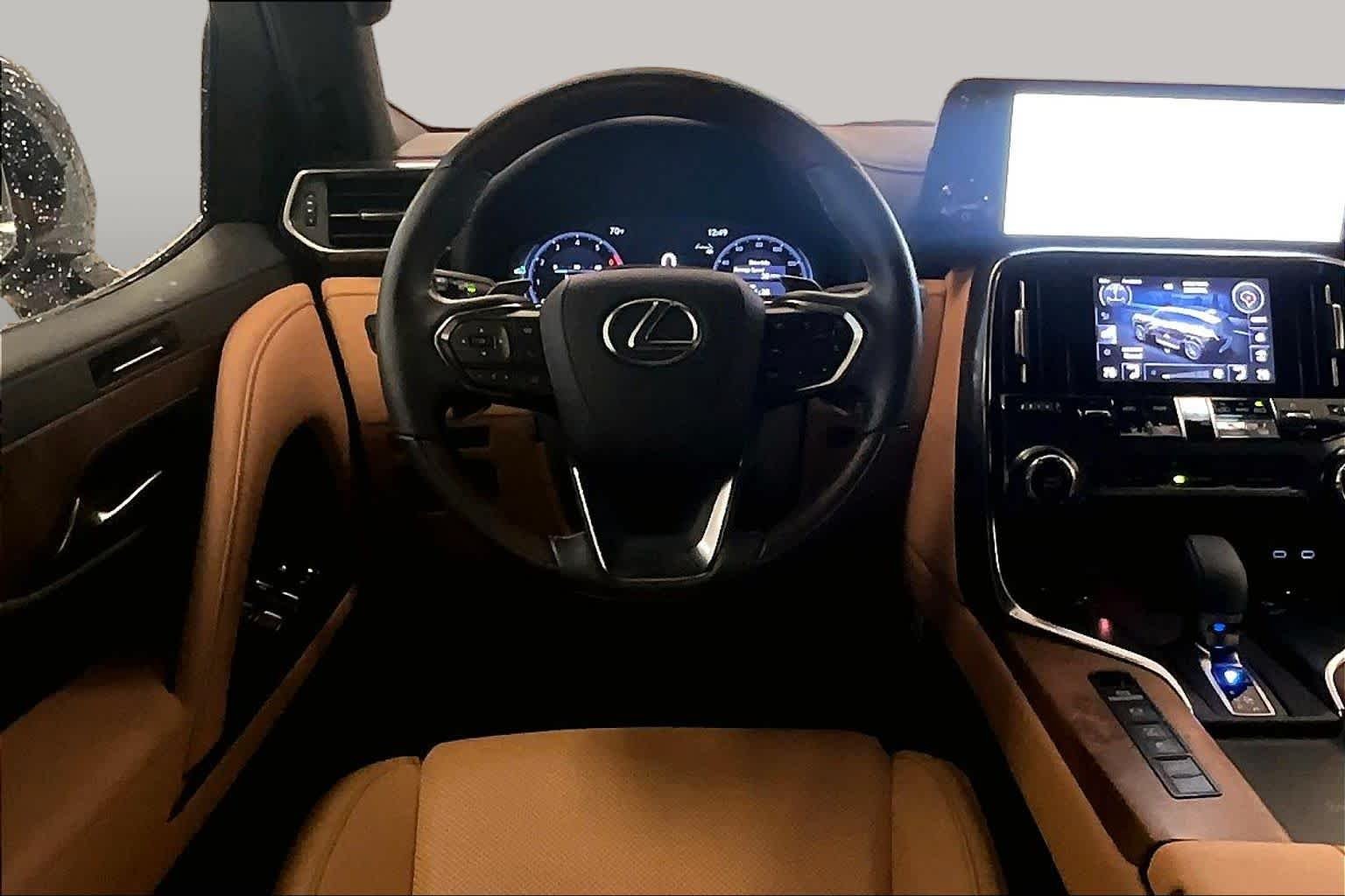 Used 2025 Eminent White Pearl Lexus Luxury image 5