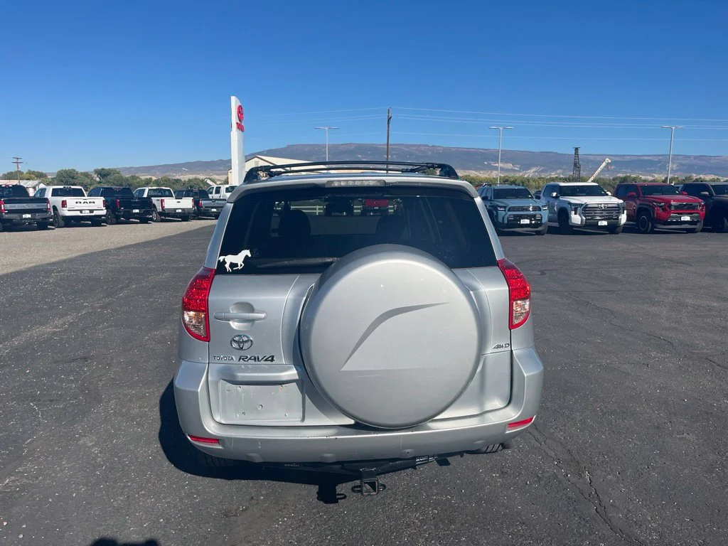 Used 2008 Classic Silver Metallic Toyota Limited image 8