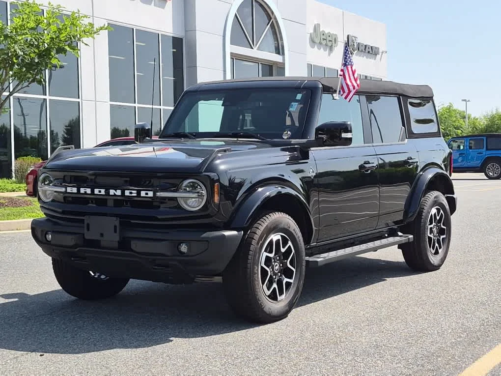 2024 Ford Bronco Outer Banks