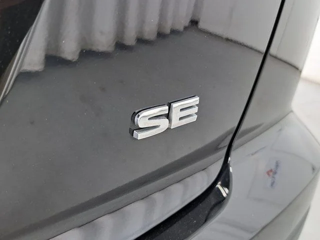 Used 2024 Black Mitsubishi SE image 26