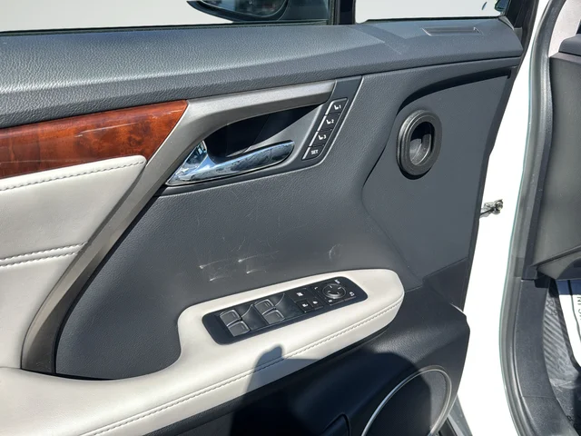 Used 2018 White Lexus 350L image 9