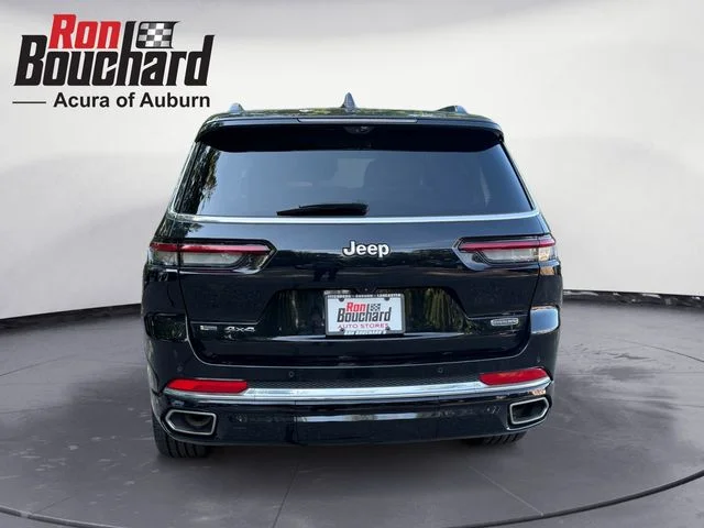 Used 2021 Diamond Black Crystal Pearlcoat Jeep Overland image 3