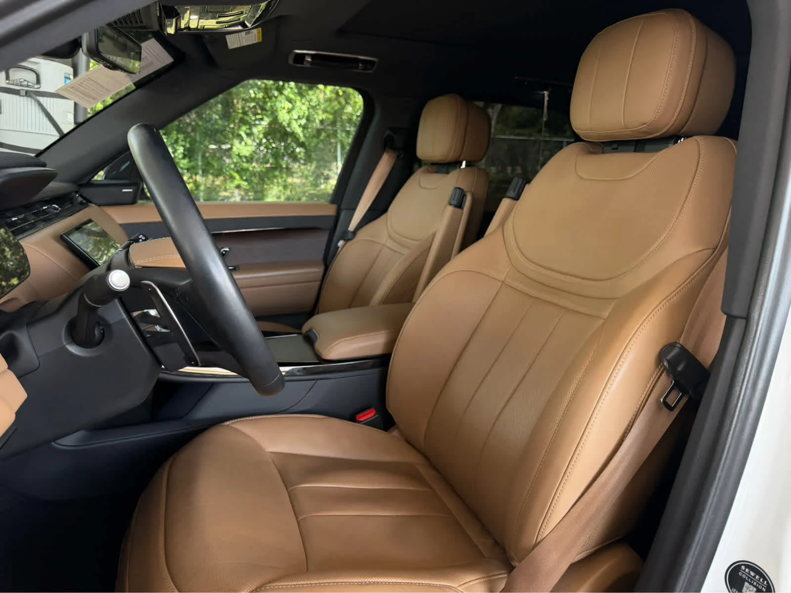 Certified Used 2023 Fuji White Land Rover SE image 14