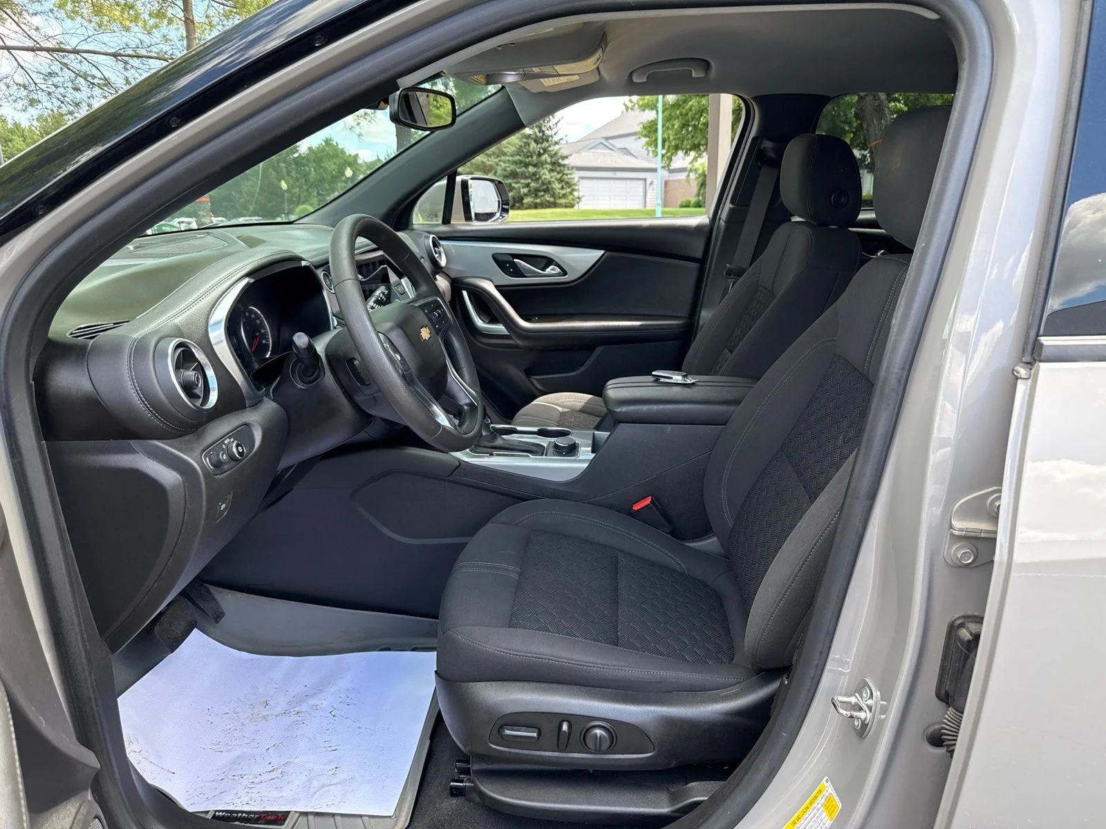 Used 2021 Gray Chevrolet LT image 29