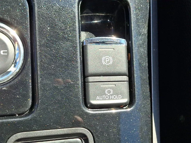 Used 2017 Silver Mitsubishi SEL image 26