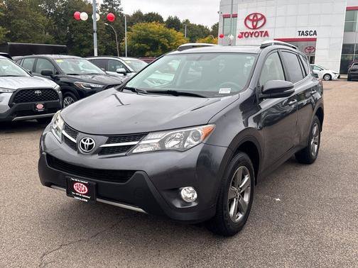 Used 2015 Gray Toyota XLE image 3