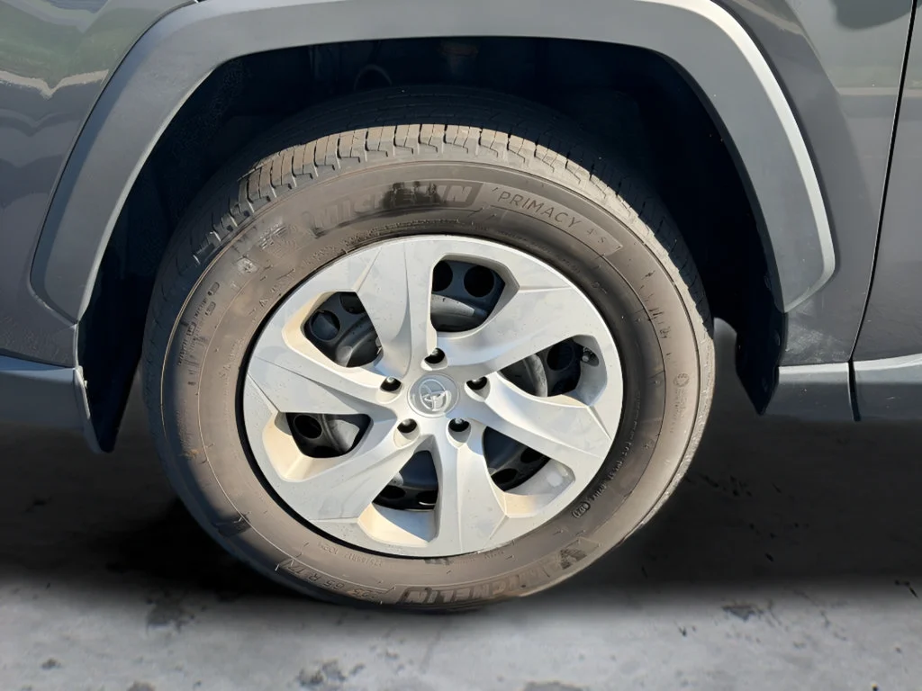 2024 Toyota RAV4 LE - Photo 35