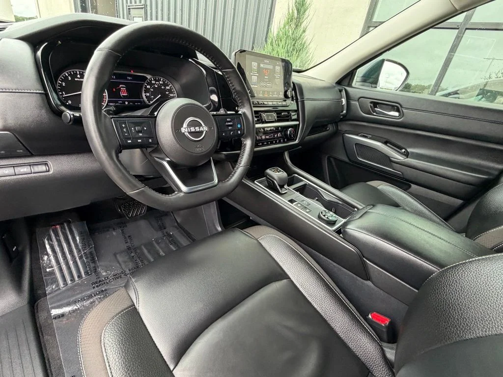 Used 2025 Black Nissan SL image 11