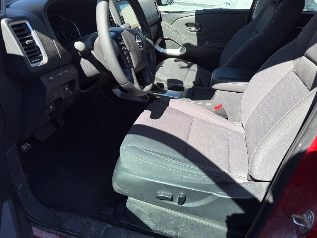 Used 2024  Nissan SV image 13
