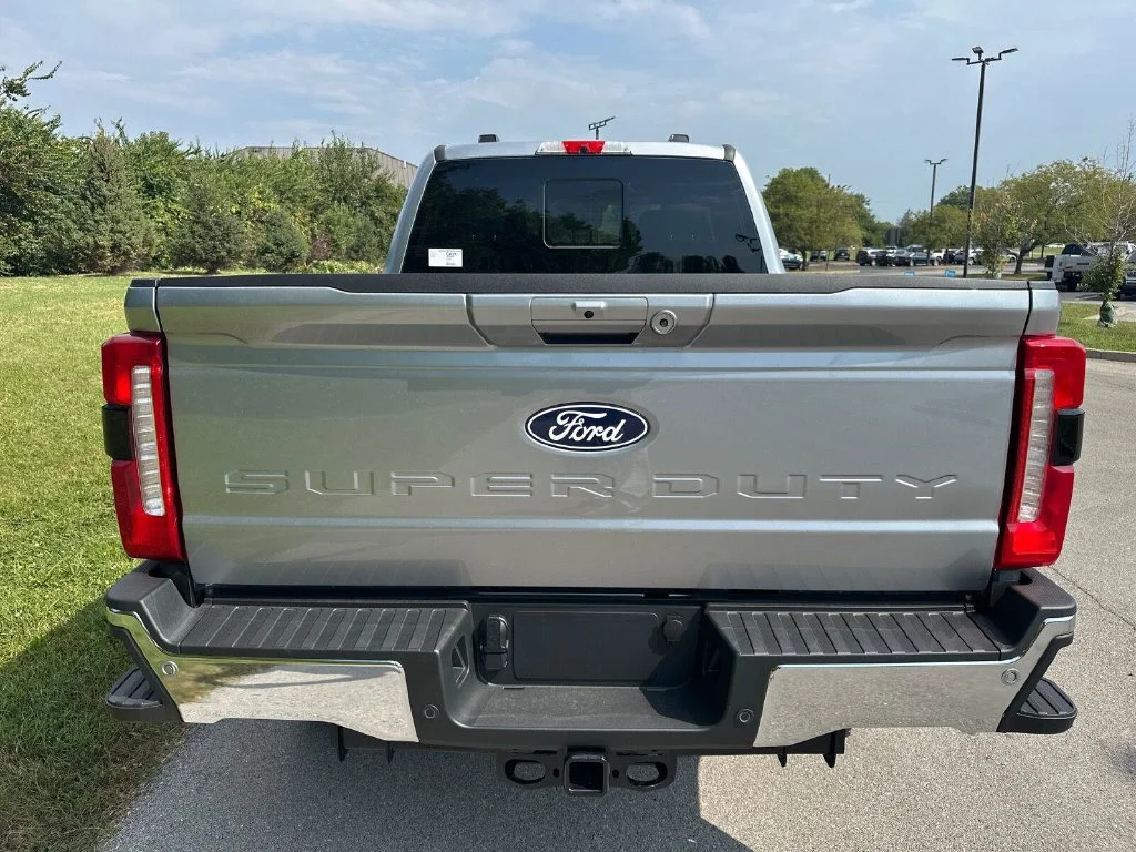 New 2027 Silver Ford XLT image 10