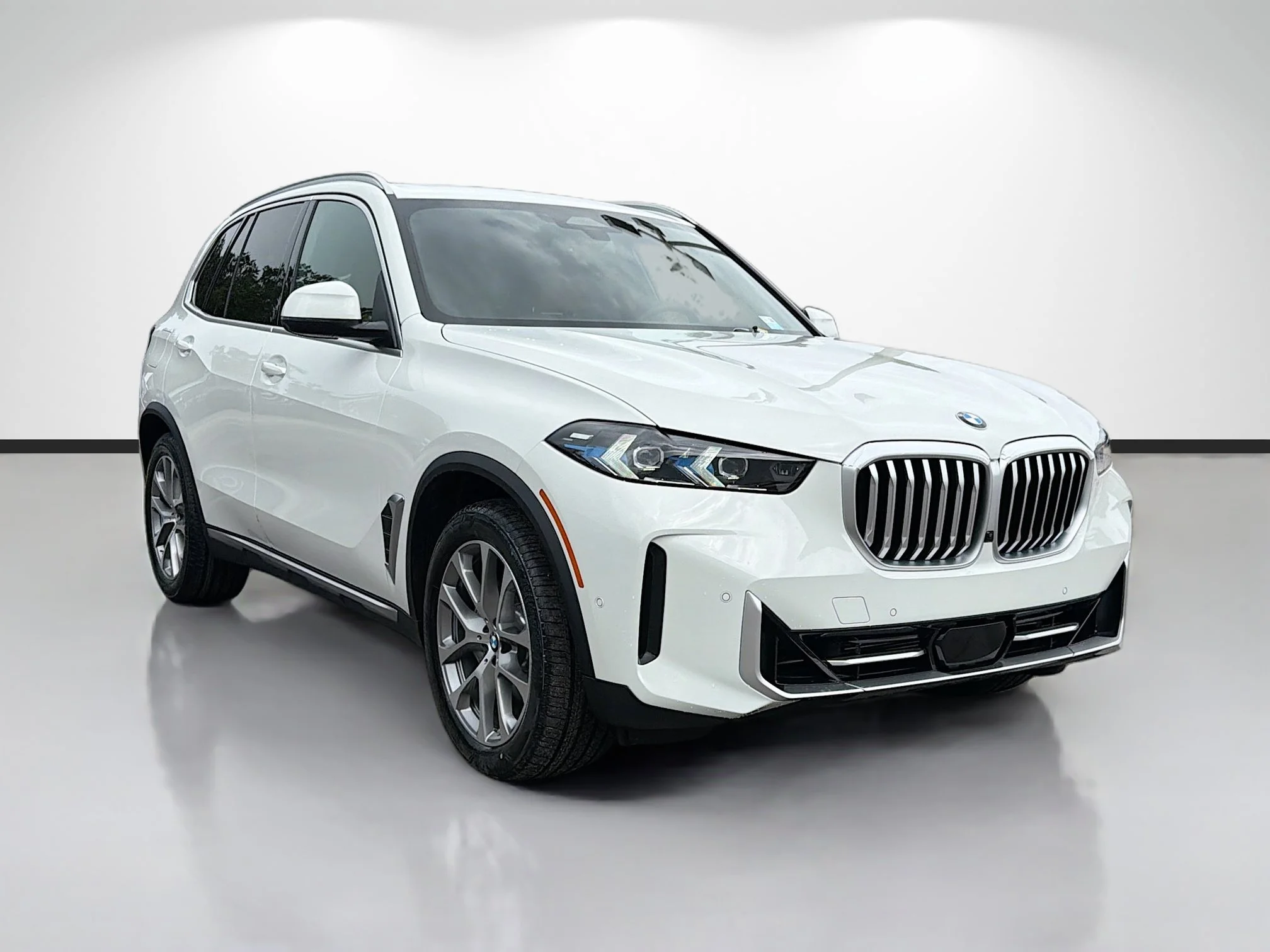 New 2026 Alpine White BMW xDrive40i image 1