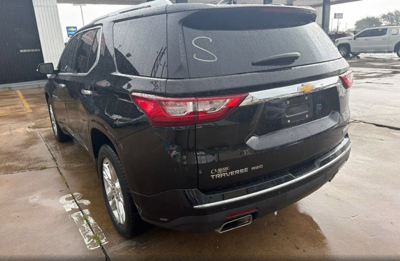 Used 2019 Mosaic Black Metallic Chevrolet High Country image 8